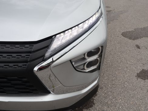 Used 2024 Mitsubishi Eclipse Cross ES AWD/4WD image 12
