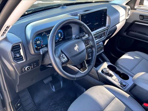 Used 2025 Ford Bronco Sport Badlands image 17