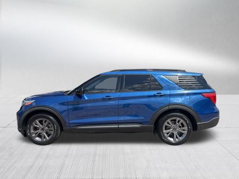 Used 2022 Ford Explorer XLT w/ Equipment Group 202A image 5