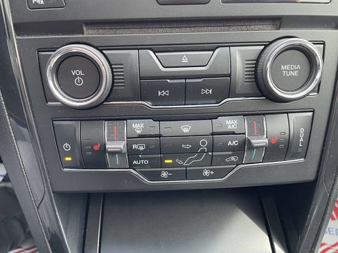 Used 2017 Ford Explorer XLT w/ Equipment Group 202A image 22