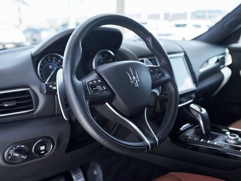 Used 2022 Maserati Levante Modena image 21