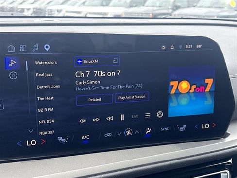 Certified 2024 Chevrolet Traverse LT FWD image 13
