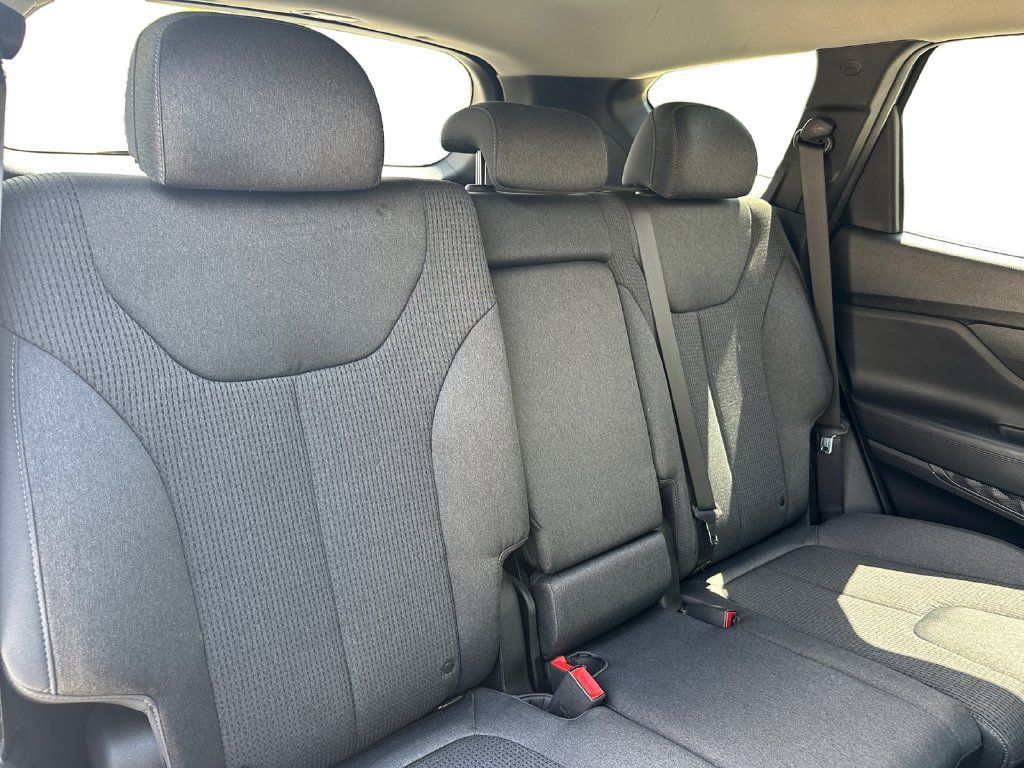 Used 2023 Hyundai Santa Fe SEL FWD image 25