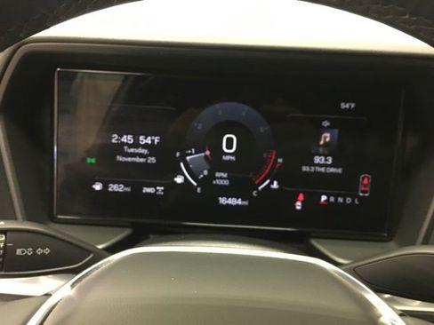 Used 2025 GMC Terrain Elevation image 25