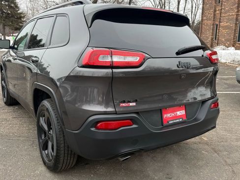 Used 2017 Jeep Cherokee Limited image 7