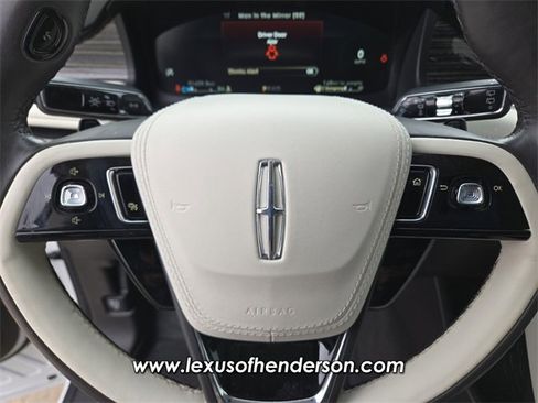 Used 2023 Lincoln Aviator Black Label w/ Jet Package image 27