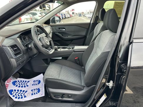 Used 2023 Nissan Rogue SV image 9