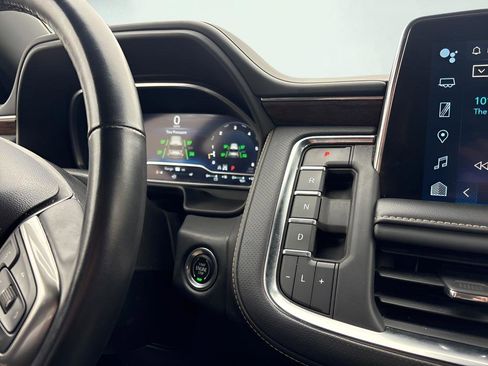 Used 2023 Chevrolet Suburban Premier AWD/4WD image 37