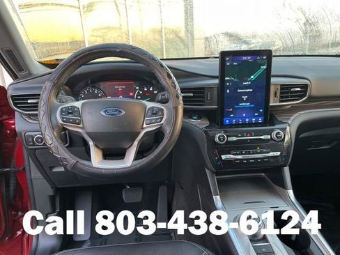 Used 2023 Ford Explorer Limited w/ Limited Technology Package RWD image 18