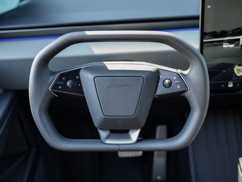 Used 2025 Tesla Cybertruck AWD Crew Cab image 26