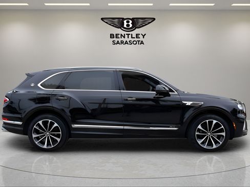 Used 2025 Bentley Bentayga Extended Wheelbase AWD/4WD image 10