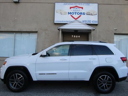Used 2020 Jeep Grand Cherokee Laredo w/ Security & Convenience Group AWD/4WD image 5