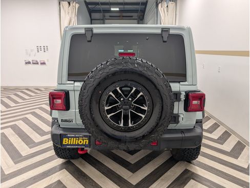 Used 2024 Jeep Wrangler Unlimited Rubicon AWD/4WD image 24