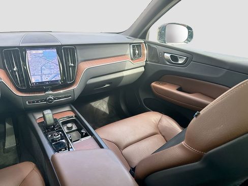 Used 2023 Volvo XC60 B5 Plus w/ Protection Package Premier image 26