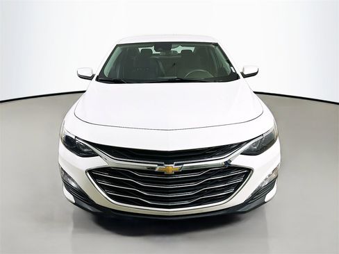 Used 2024 Chevrolet Malibu LT image 2