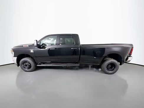 New 2026 RAM 3500 Tradesman AWD/4WD image 4