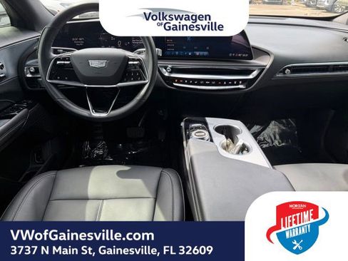 Used 2024 Cadillac Lyriq Tech RWD image 13
