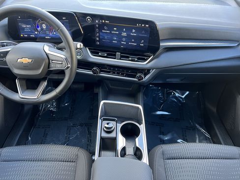 Used 2026 Chevrolet Equinox LT image 33