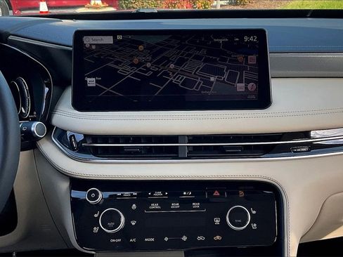 Certified 2025 INFINITI QX60 Luxe image 21