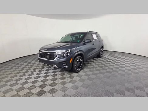 Used 2024 Kia Seltos EX FWD image 48