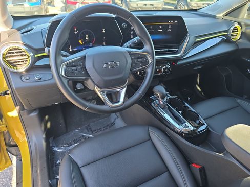 Used 2024 Chevrolet Trax ACTIV w/ Driver Confidence Package image 16