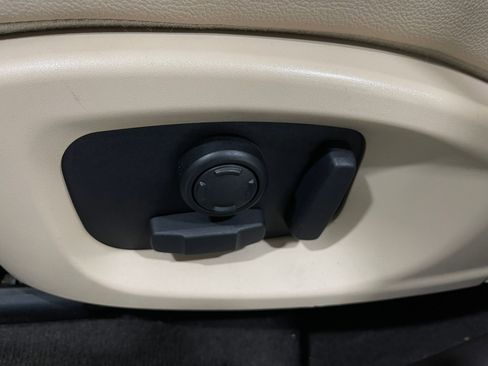 Used 2017 Jaguar F-PACE Prestige image 18