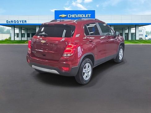 Used 2021 Chevrolet Trax LT w/ Driver Confidence Package image 7