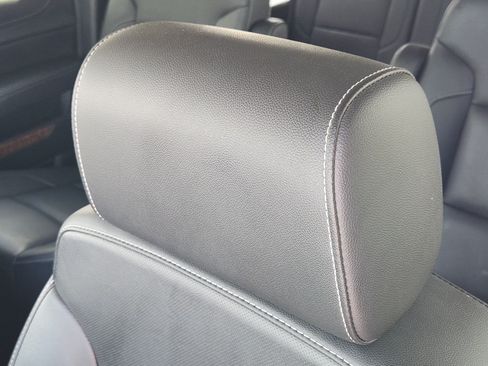 Used 2019 Chevrolet Suburban Premier AWD/4WD image 16