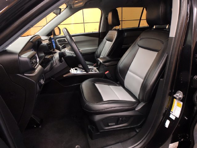 Used 2023 Ford Explorer XLT w/ Equipment Group 202A AWD/4WD image 10