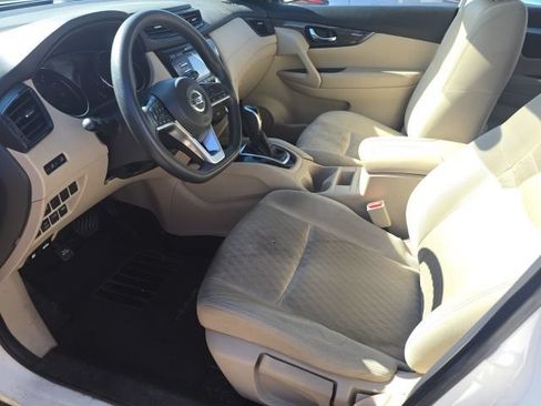 Used 2017 Nissan Rogue S AWD/4WD image 7