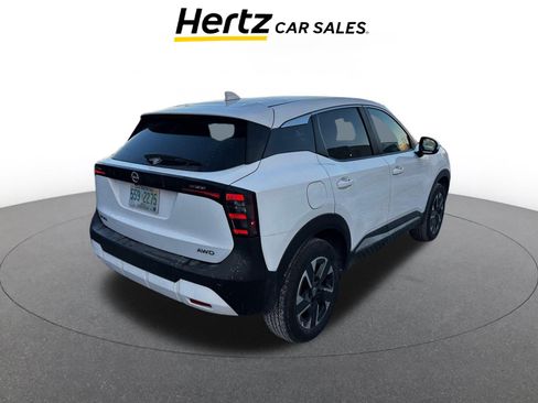 Used 2025 Nissan Kicks SV image 5