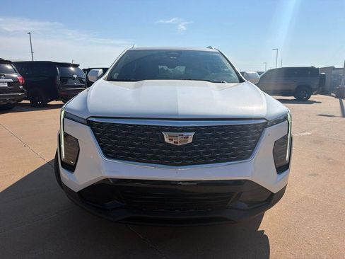 Used 2024 Cadillac XT4 Premium Luxury w/ Technology Package AWD/4WD image 5