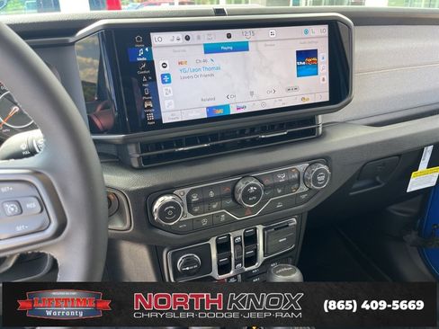 New 2025 Jeep Gladiator Sport image 9