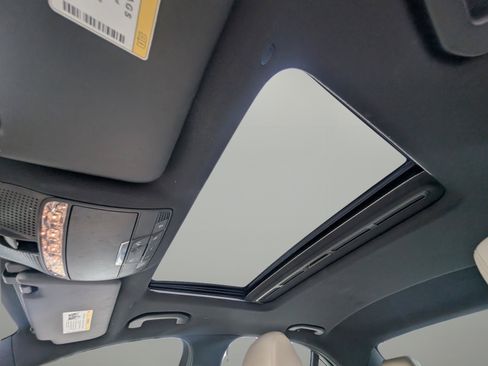 Used 2018 Mercedes-Benz E 300 w/ Premium 1 Package image 18
