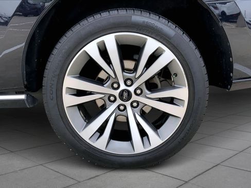 Used 2020 Ford Expedition Platinum image 11