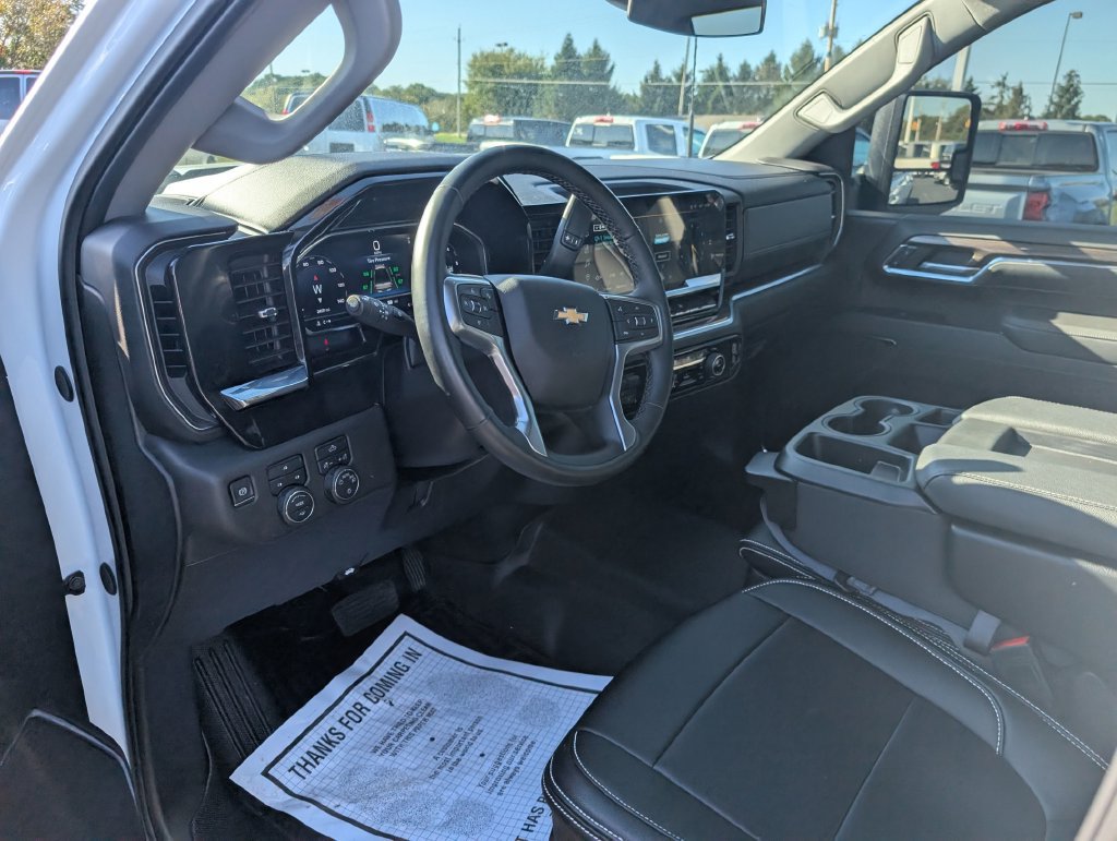 Used 2024 Chevrolet Silverado 2500 LT AWD/4WD image 15