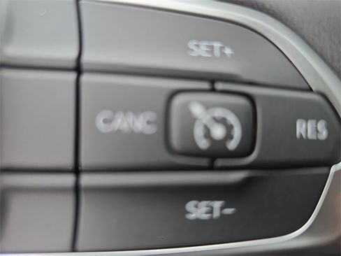 New 2026 Jeep Compass Latitude image 18