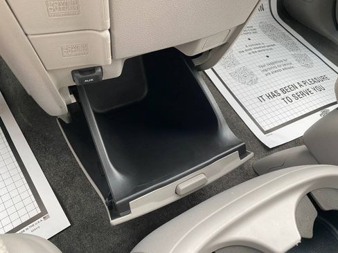 Used 2011 Honda Odyssey EX image 17