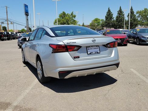 Used 2023 Nissan Altima 2.5 S FWD image 8