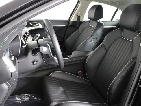 Used 2026 Genesis G70 2.5T Prestige RWD image 18