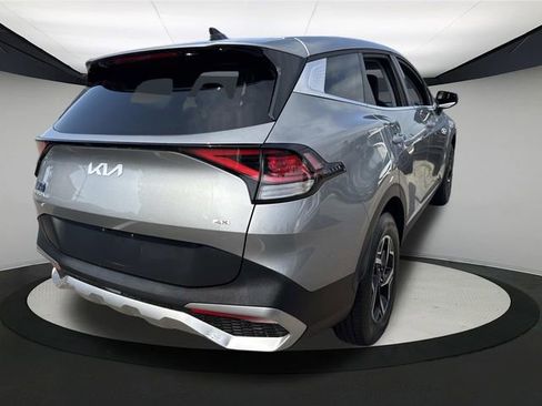 Used 2024 Kia Sportage LX image 10
