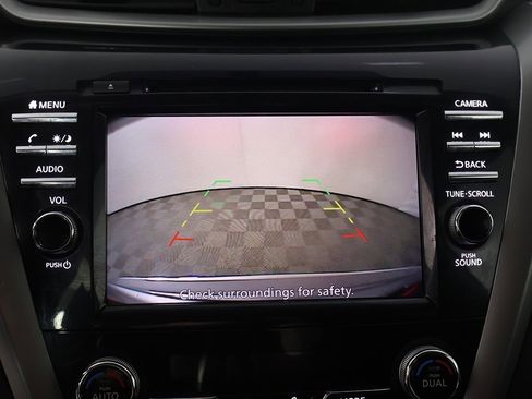 Used 2019 Nissan Murano S image 38