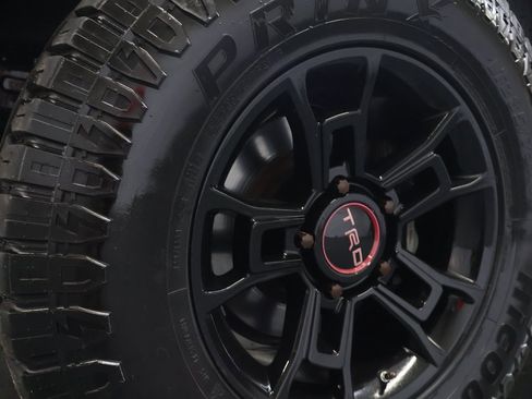 Used 2016 Toyota Tundra SR5 w/ SR5 Upgrade Package image 27