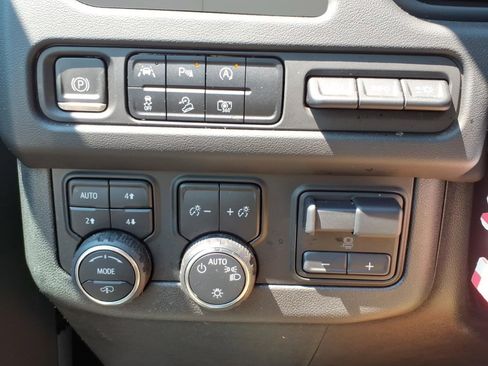 Used 2023 Chevrolet Tahoe High Country AWD/4WD image 13