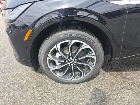 New 2026 Lincoln Nautilus Reserve AWD/4WD image 11