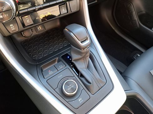 Certified 2025 Toyota RAV4 XLE Premium image 18