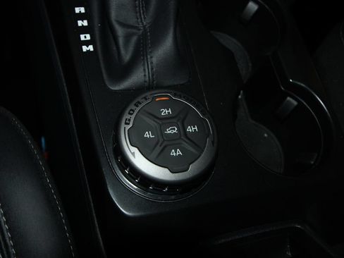 Used 2025 Ford Bronco Badlands AWD/4WD image 19