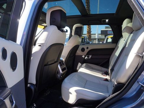 Used 2020 Land Rover Range Rover Sport HSE image 19