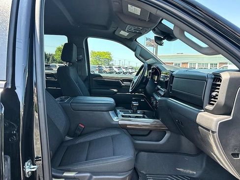 Used 2023 Chevrolet Silverado 1500 LT Trail Boss w/ Convenience Package II AWD/4WD image 32