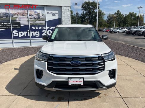 New 2025 Ford Explorer Active w/ Active Comfort Package image 2